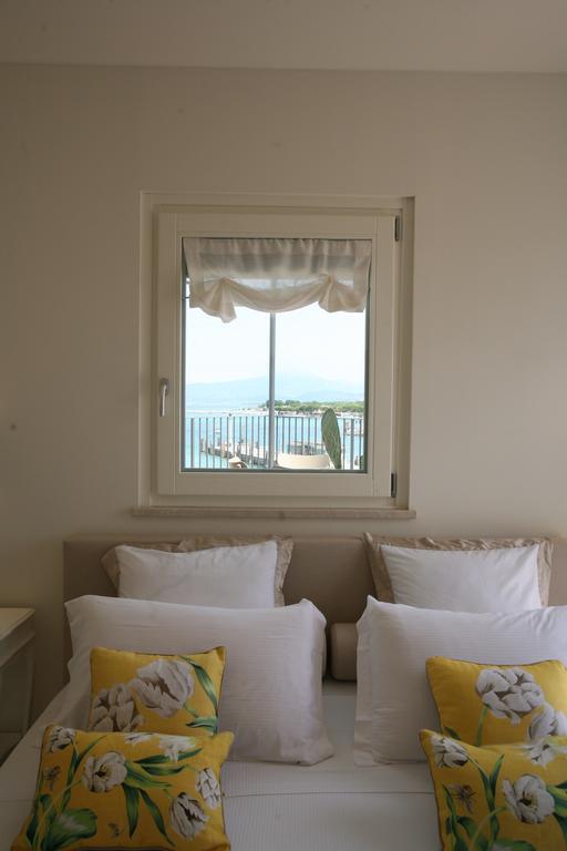 Riviera Carducci Rooms بسكييرا ديل غاردا المظهر الخارجي الصورة