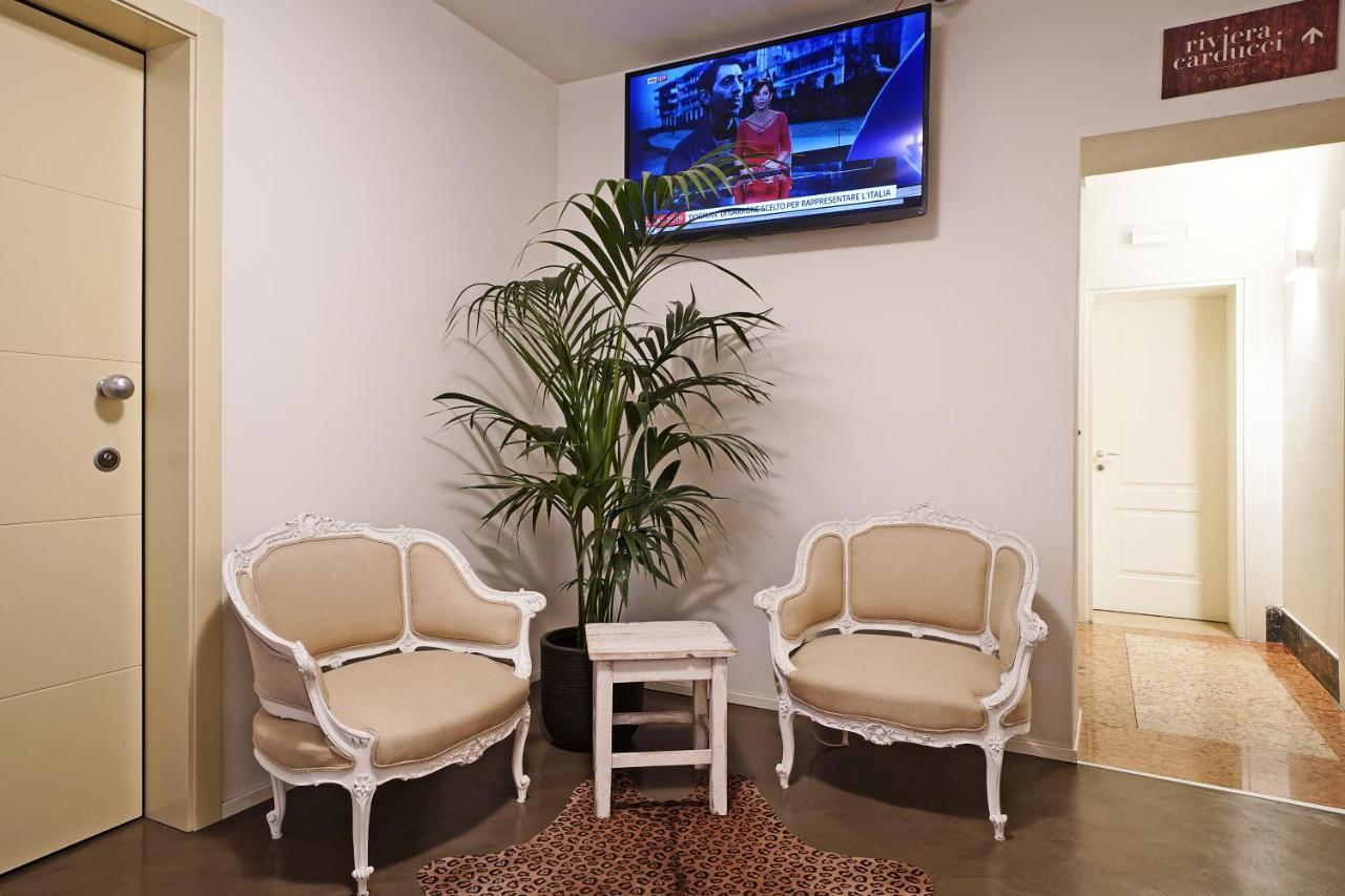 Riviera Carducci Rooms بسكييرا ديل غاردا المظهر الخارجي الصورة