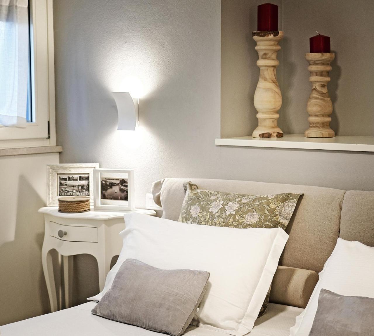 Riviera Carducci Rooms بسكييرا ديل غاردا المظهر الخارجي الصورة