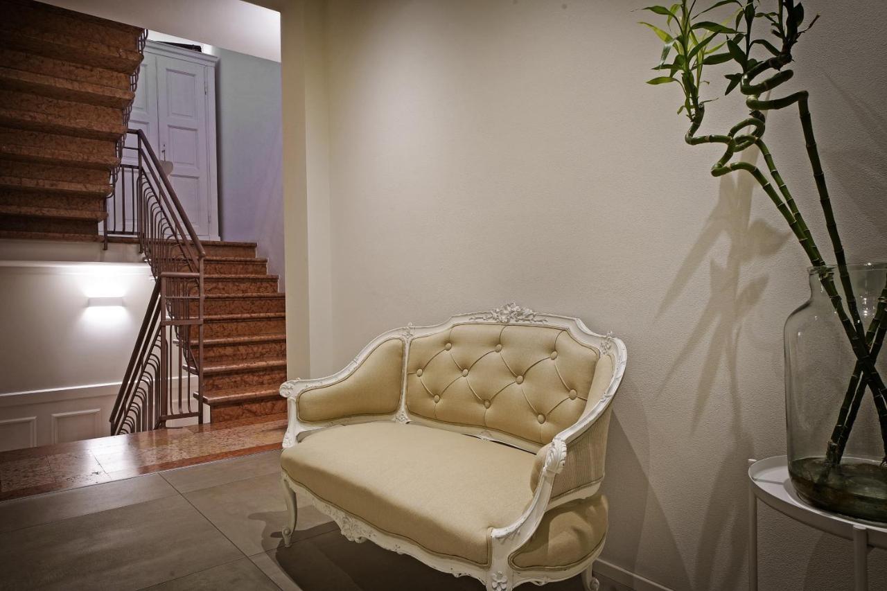 Riviera Carducci Rooms بسكييرا ديل غاردا المظهر الخارجي الصورة