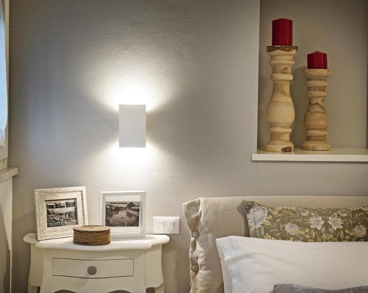 Riviera Carducci Rooms بسكييرا ديل غاردا المظهر الخارجي الصورة